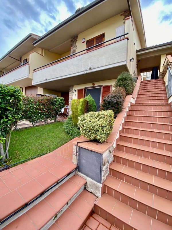 casa indipendente in vendita a Figline e Incisa Valdarno