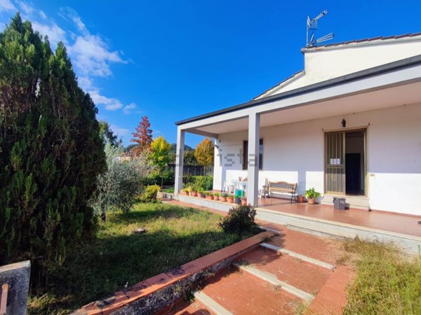 casa indipendente a Figline e Incisa Valdarno in zona Figline Valdarno