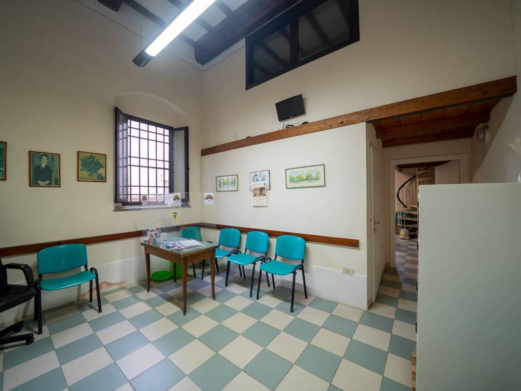 negozio in vendita a Figline e Incisa Valdarno in zona Figline Valdarno