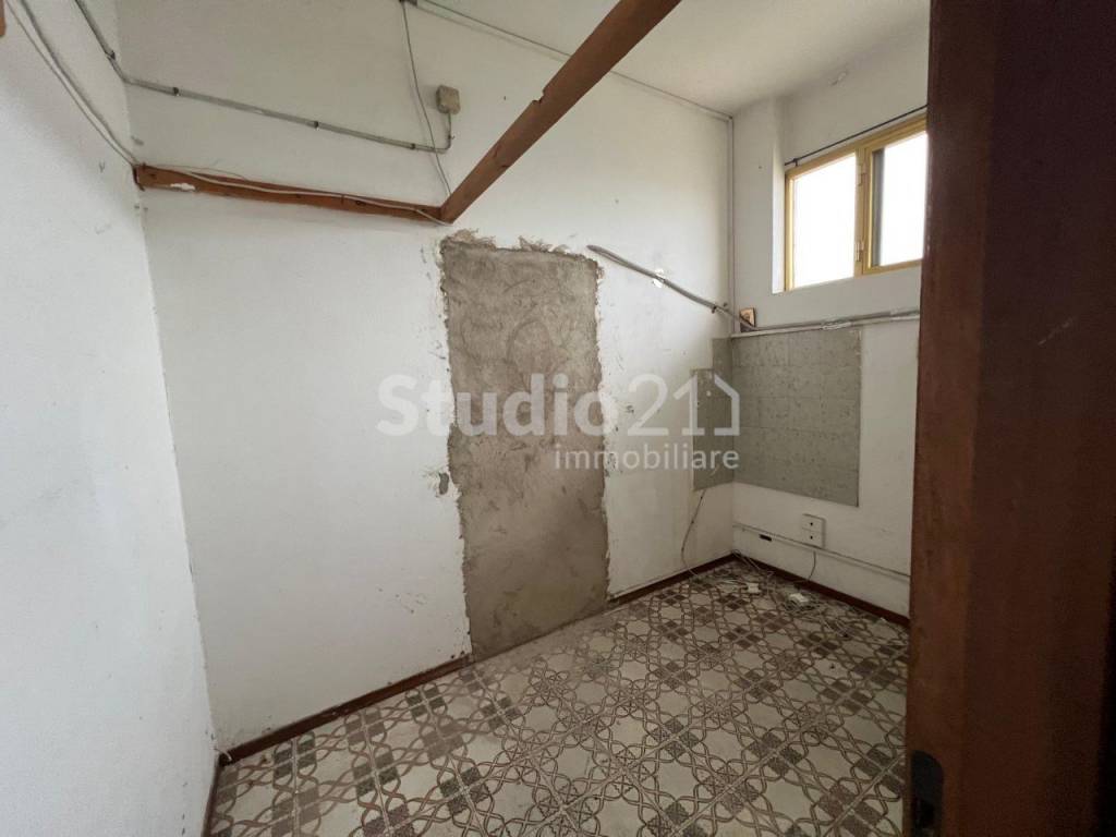 negozio in vendita a Figline e Incisa Valdarno in zona Incisa in Val d'Arno