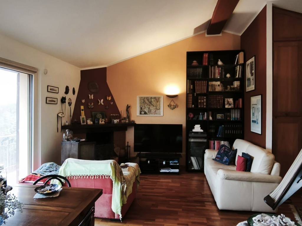 casa indipendente in vendita a Figline e Incisa Valdarno in zona Loppiano