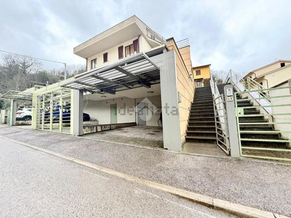 appartamento in vendita a Figline e Incisa Valdarno in zona Figline Valdarno