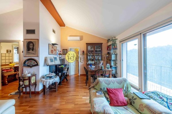 casa indipendente a Figline e Incisa Valdarno in zona Figline Valdarno