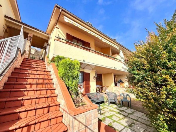 casa indipendente a Figline e Incisa Valdarno in zona Incisa in Val d'Arno