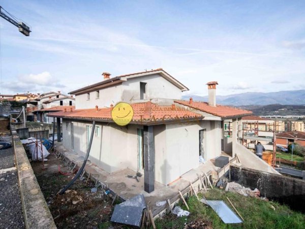 casa indipendente a Figline e Incisa Valdarno in zona Incisa in Val d'Arno