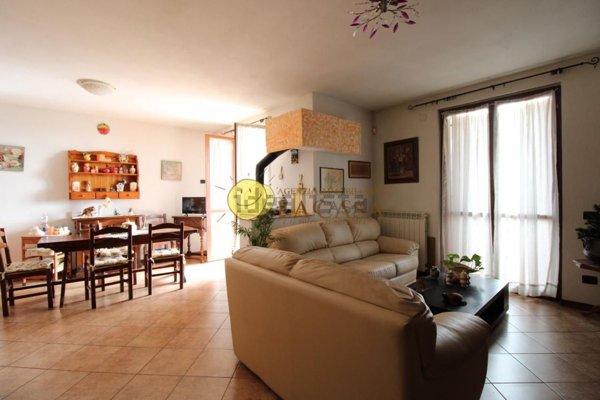 casa indipendente in vendita a Figline e Incisa Valdarno