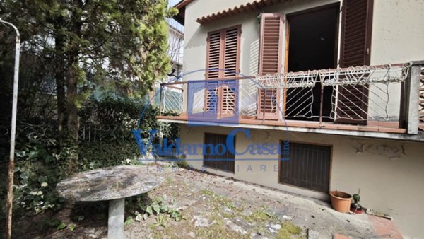 casa indipendente a Figline e Incisa Valdarno in zona Figline Valdarno