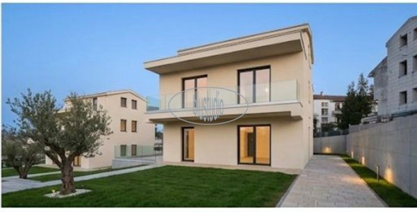 casa indipendente a Figline e Incisa Valdarno in zona Incisa in Val d'Arno