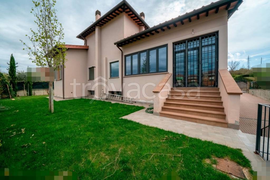 casa indipendente a Figline e Incisa Valdarno in zona Figline Valdarno