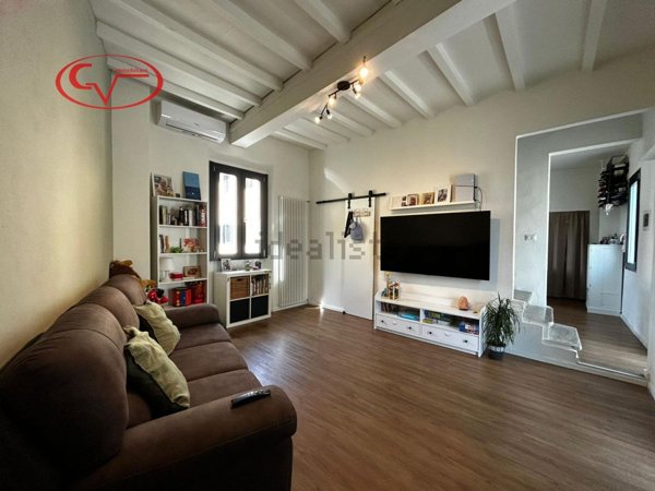 casa indipendente in vendita a Figline e Incisa Valdarno