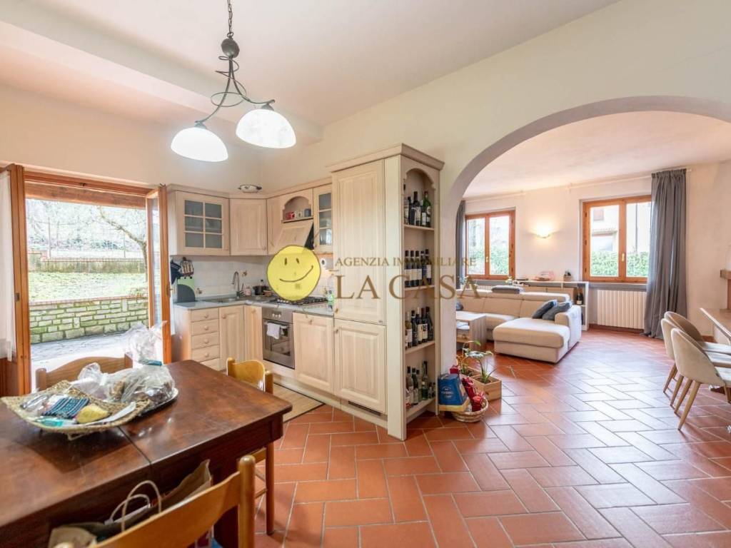 casa indipendente in vendita a Figline e Incisa Valdarno in zona Loppiano