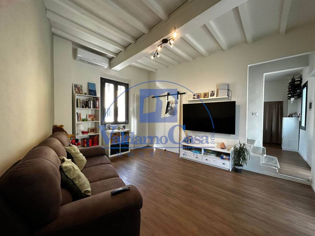 casa indipendente in vendita a Figline e Incisa Valdarno