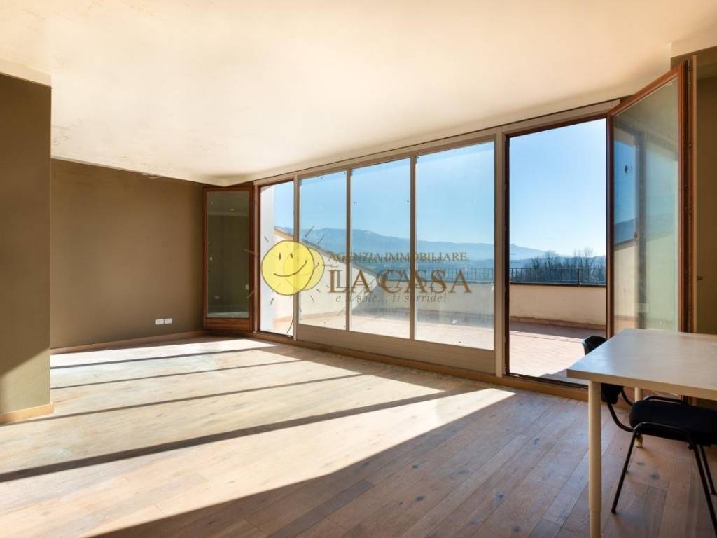 appartamento in vendita a Figline e Incisa Valdarno in zona Incisa in Val d'Arno