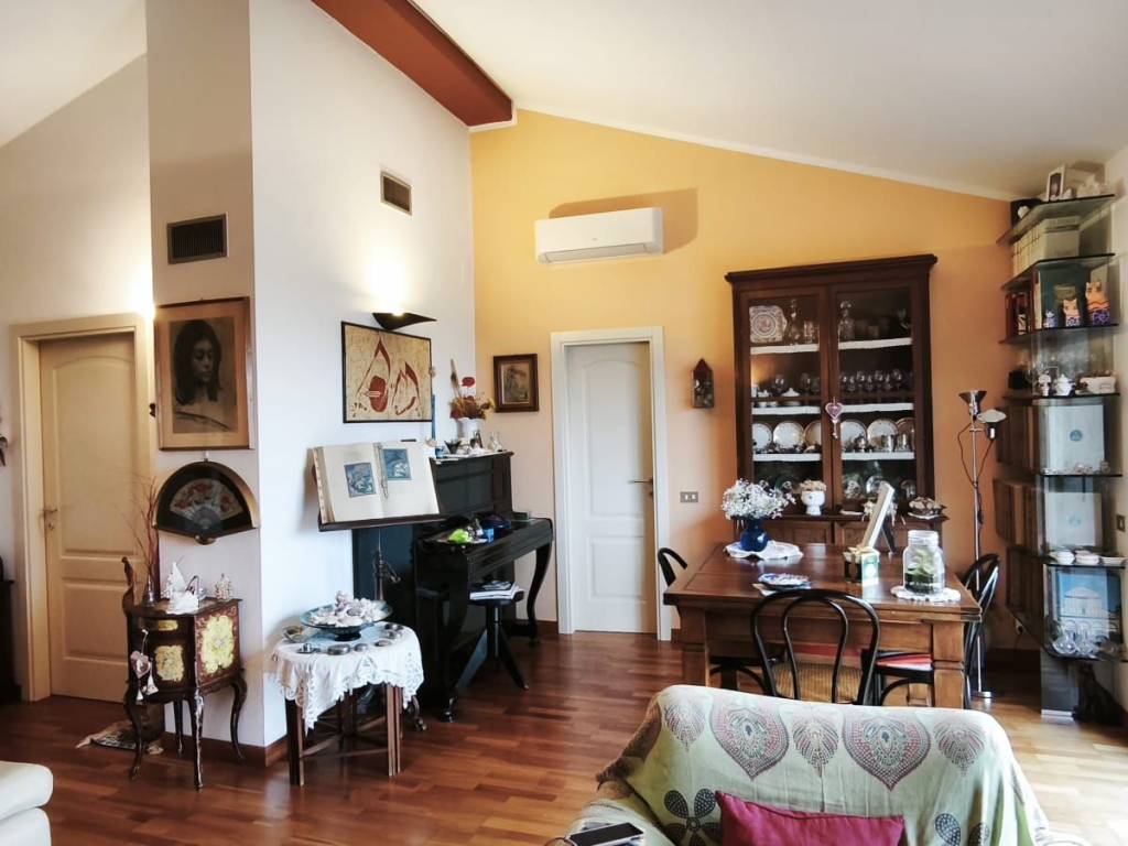 casa indipendente in vendita a Figline e Incisa Valdarno in zona Loppiano