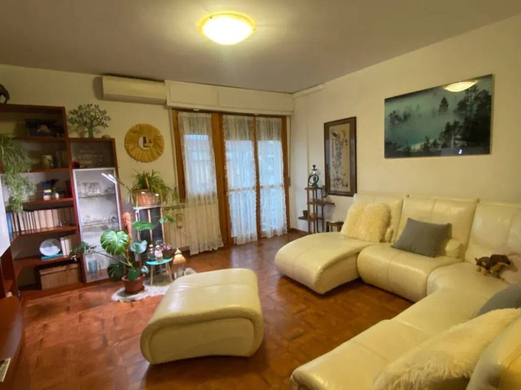 appartamento in vendita a Figline e Incisa Valdarno in zona Figline Valdarno