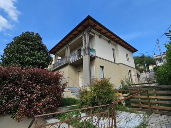 casa indipendente a Figline e Incisa Valdarno in zona Figline Valdarno