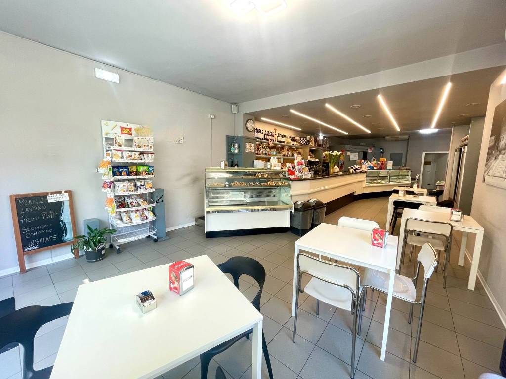 negozio in vendita a Figline e Incisa Valdarno in zona Figline Valdarno