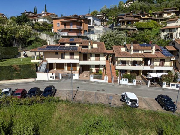 casa indipendente a Figline e Incisa Valdarno in zona Incisa in Val d'Arno