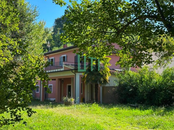 casa indipendente in vendita a Figline e Incisa Valdarno
