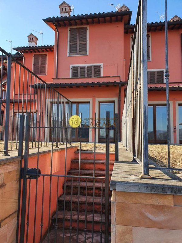casa indipendente in vendita a Figline e Incisa Valdarno
