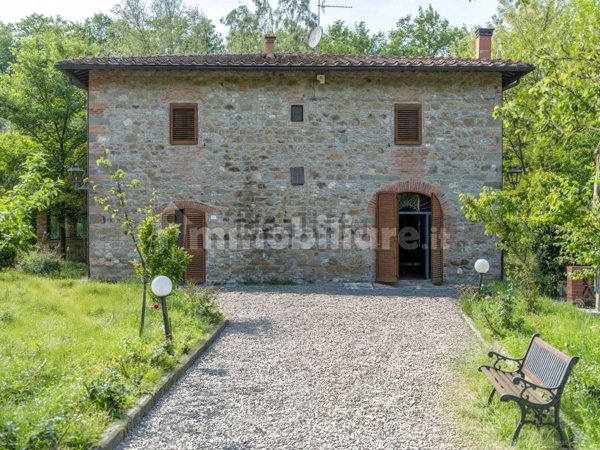 esavano in vendita a Figline e Incisa Valdarno in zona Gaville
