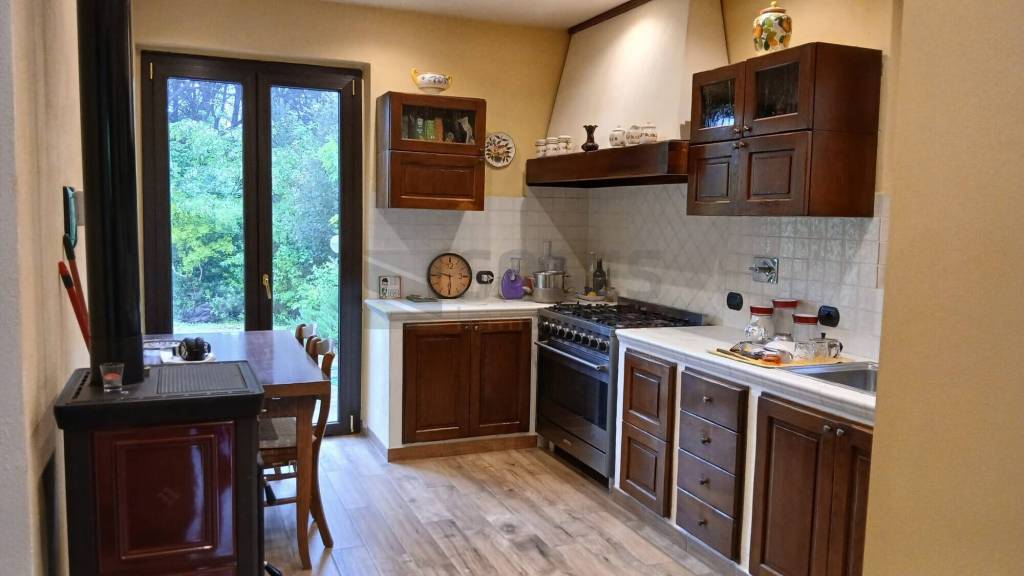 casa indipendente in vendita a Figline e Incisa Valdarno in zona Loppiano