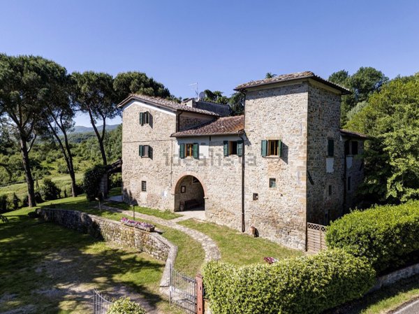 casa indipendente in vendita a Figline e Incisa Valdarno