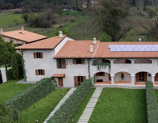 casa indipendente a Figline e Incisa Valdarno in zona Figline Valdarno