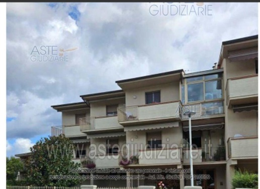 appartamento in vendita a Figline e Incisa Valdarno in zona Incisa in Val d'Arno