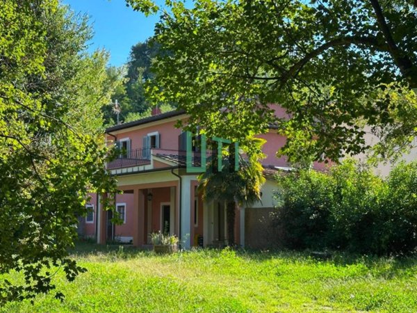 casa indipendente in vendita a Figline e Incisa Valdarno