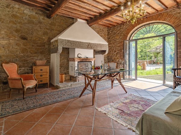 casa indipendente in vendita a Figline e Incisa Valdarno