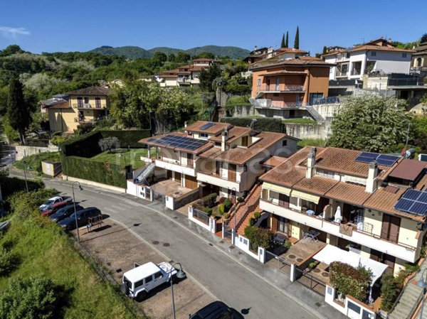 casa indipendente a Figline e Incisa Valdarno in zona Incisa in Val d'Arno