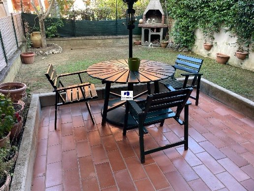 casa indipendente a Figline e Incisa Valdarno in zona Incisa in Val d'Arno