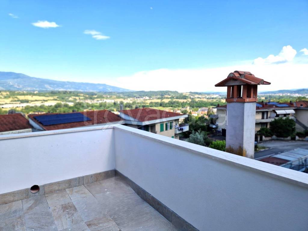 casa indipendente in vendita a Figline e Incisa Valdarno