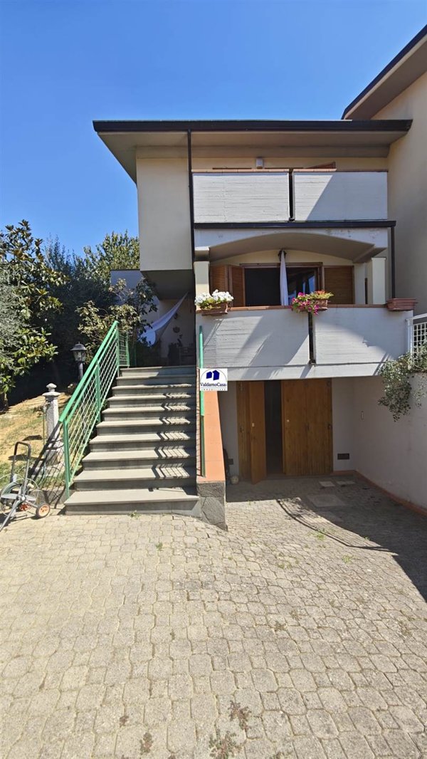 casa indipendente a Figline e Incisa Valdarno in zona Incisa in Val d'Arno
