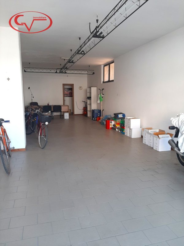 locale commerciale a Figline e Incisa Valdarno in zona Figline Valdarno