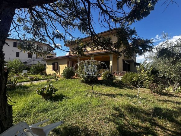 casa indipendente in vendita a Figline e Incisa Valdarno