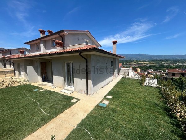 casa indipendente a Figline e Incisa Valdarno in zona Incisa in Val d'Arno