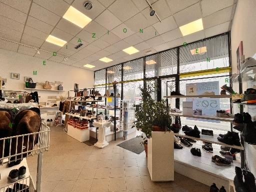 locale commerciale in vendita a Scarperia e San Piero in zona Scarperia