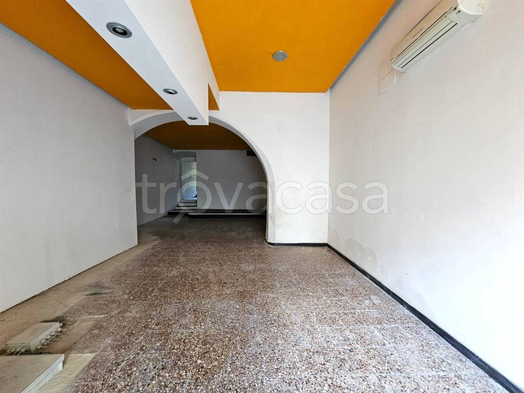 negozio in vendita a Scarperia e San Piero