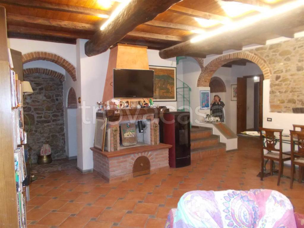 casa indipendente in vendita a Scarperia e San Piero