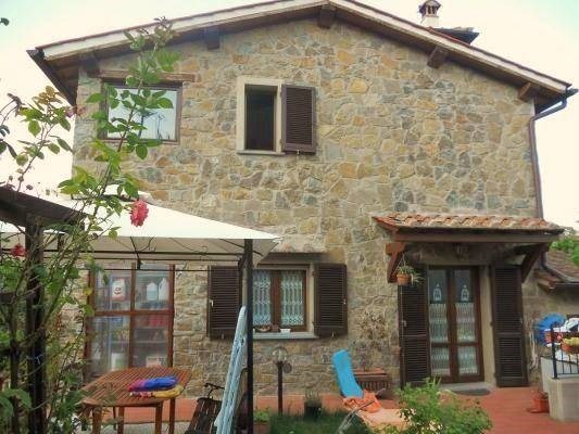 casa indipendente in vendita a Scarperia e San Piero in zona San Piero a Sieve