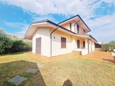 casa indipendente in vendita a Scarperia e San Piero