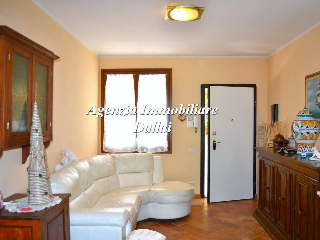 appartamento in vendita a Scarperia e San Piero in zona San Piero a Sieve