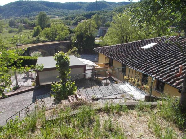 casa indipendente in vendita a Scarperia e San Piero