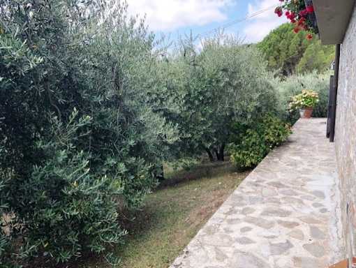 intera palazzina in vendita a Scarperia e San Piero in zona Scarperia