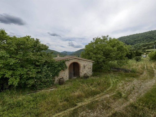 pentavano in vendita a Scarperia e San Piero