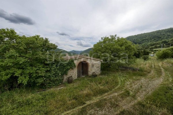 casa indipendente in vendita a Scarperia e San Piero