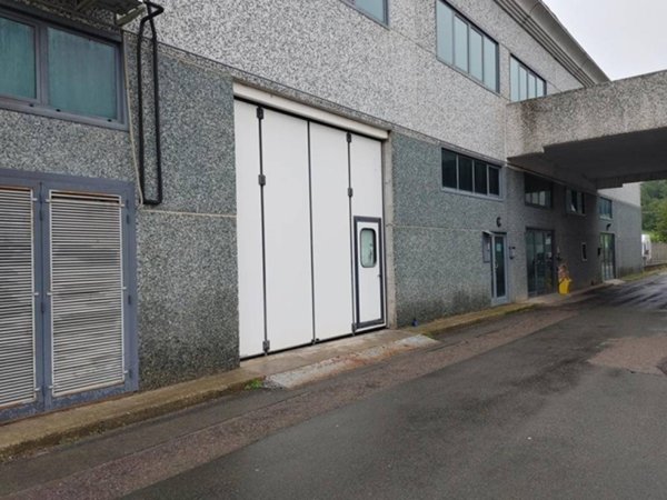 locale commerciale in vendita a Scarperia e San Piero in zona Scarperia
