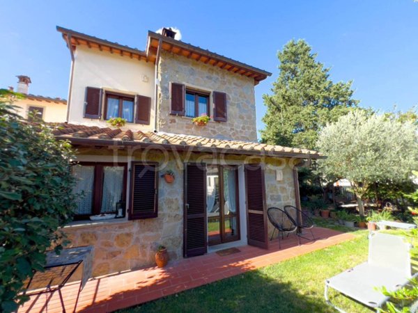 casa indipendente in vendita a Scarperia e San Piero
